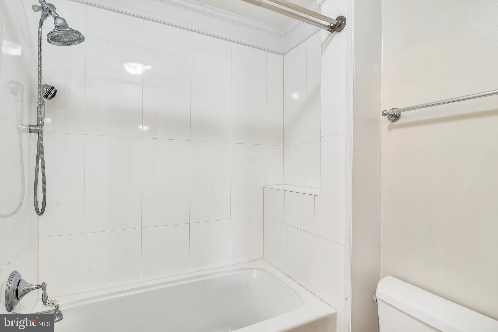 18824 Falling Star Road Germantown, MD 20874 - Photo 42 of 78 Hall bath