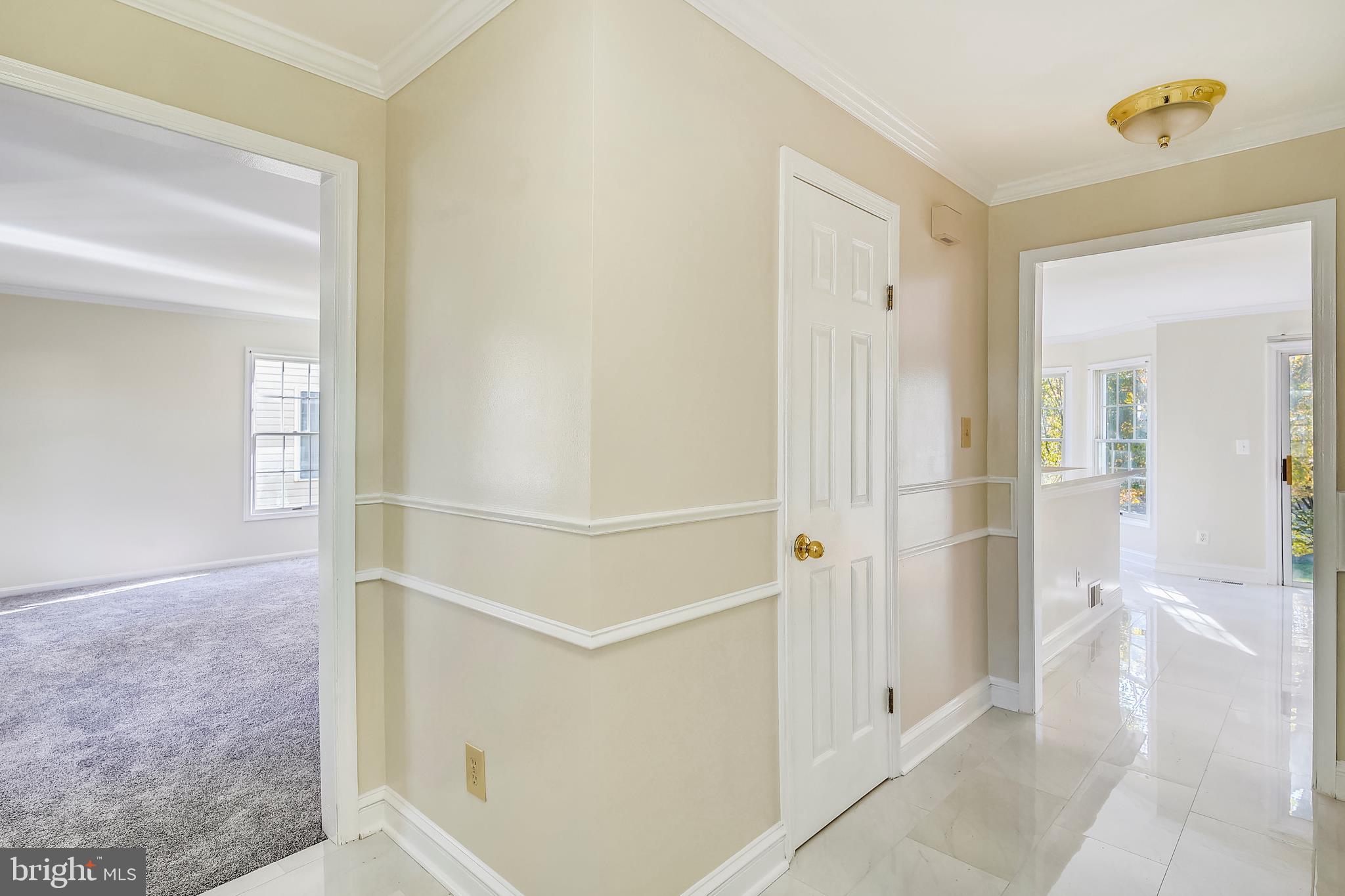 18824 Falling Star Road Germantown, MD 20874 - Photo 6 of 78 entrance view - Crown molding throughout home