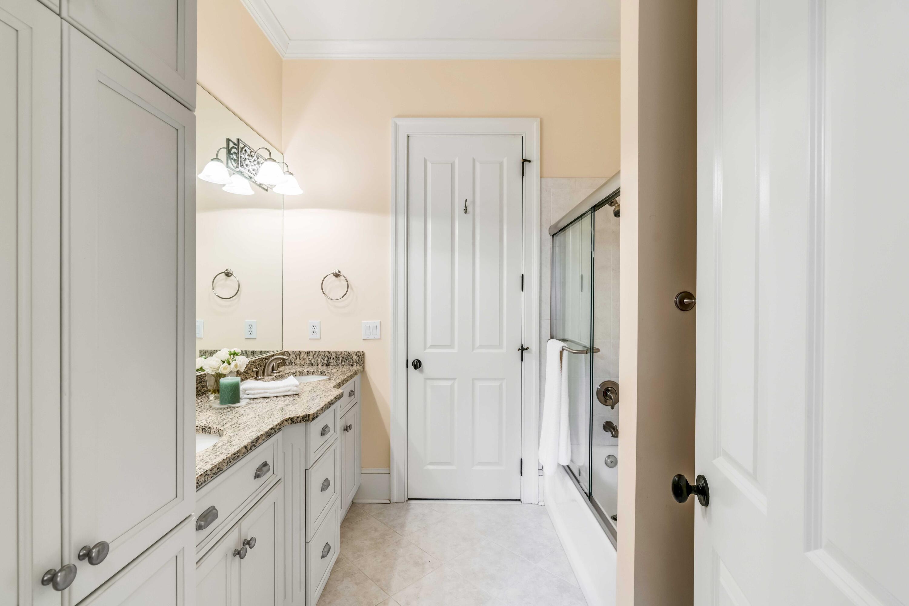 74 Hopetown Road Mount Pleasant, SC 29464 - Photo 39 of 78 Jack-N-Jill Bath w/ Tub