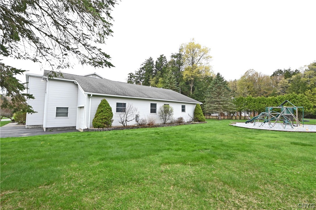 6375 Willow Lane Marcy, NY 13403 - Photo 11 of 49