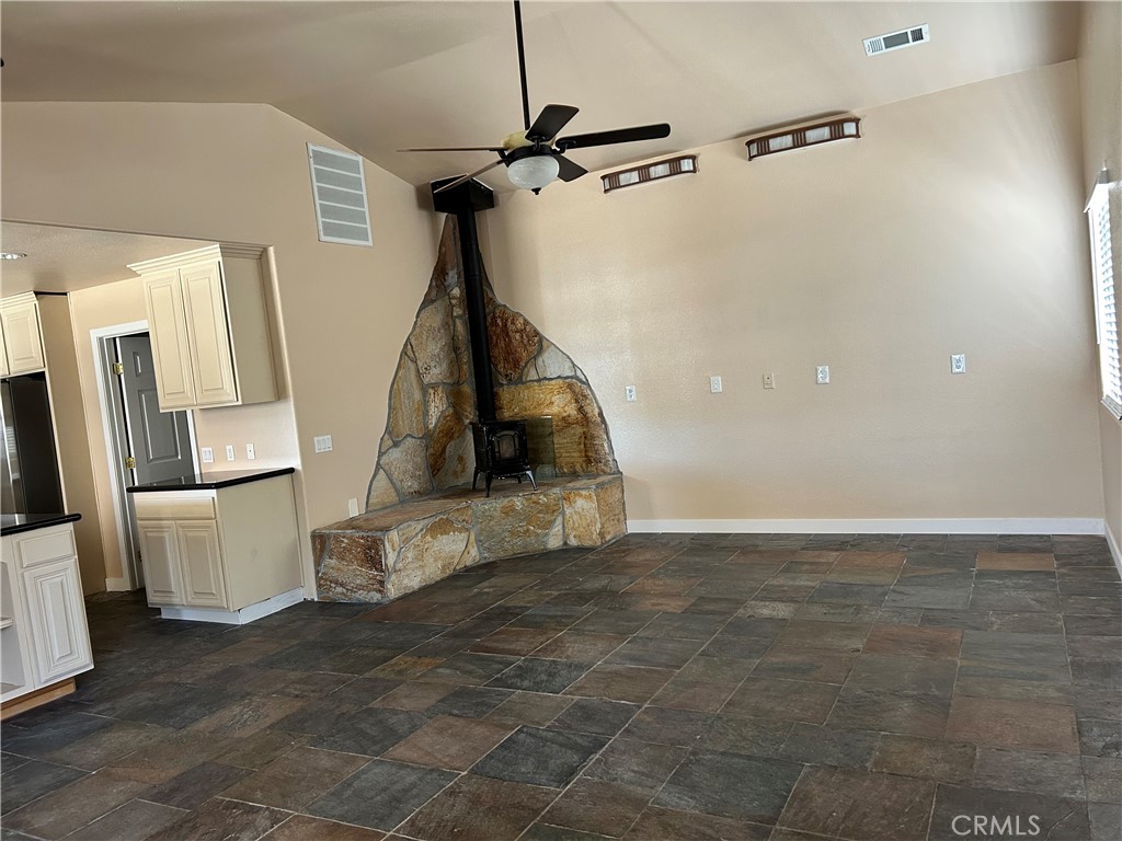 13955 Okesa Road Apple Valley, CA 92307 - Photo 5 of 20