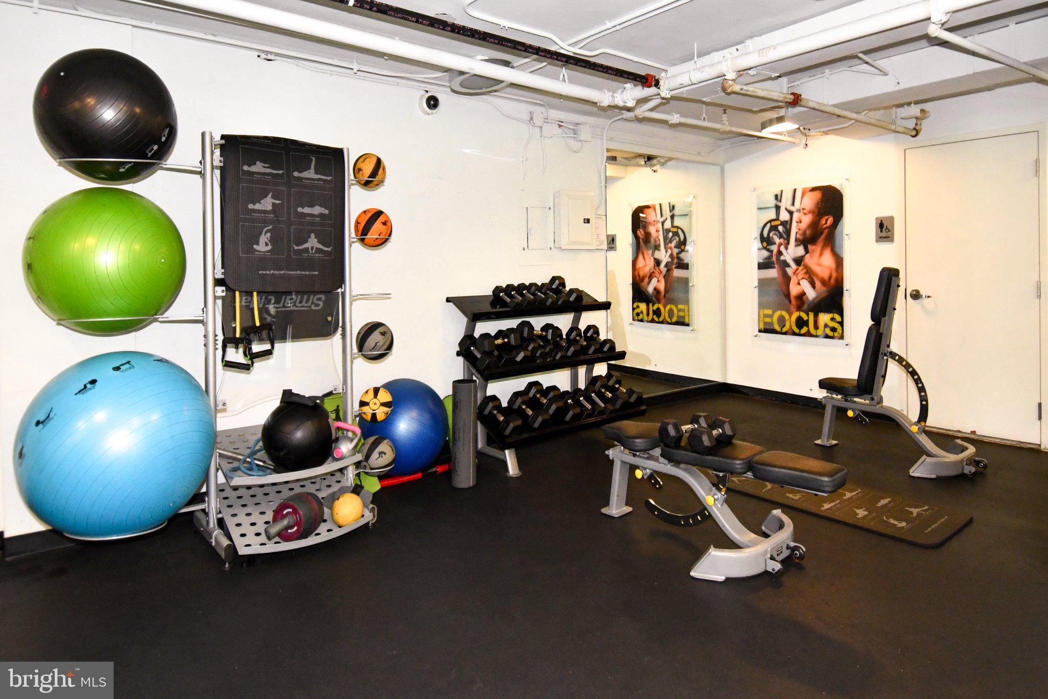 5101 River Road, Unit 712 Bethesda, MD 20816 - Photo 30 of 38 Modern fitness space for active living.
