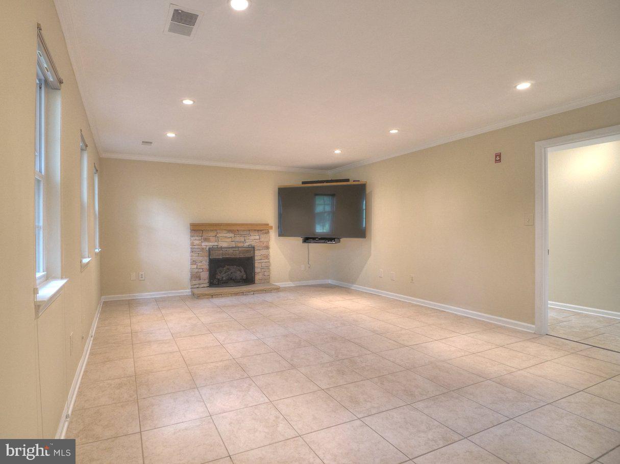 2405 Earlsgate Court Reston, VA 20191 - Photo 48 of 56 Spacious living area with natural light.