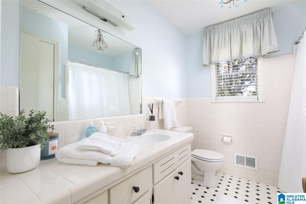 1025 Wickford Road Birmingham, AL 35216 - Photo 17 of 27