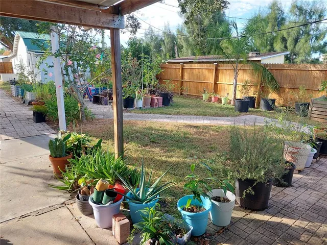 $349,900 | 312 West Cornelius Circle, Sarasota, FL 34232