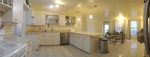 $349,900 | 312 West Cornelius Circle, Sarasota, FL 34232