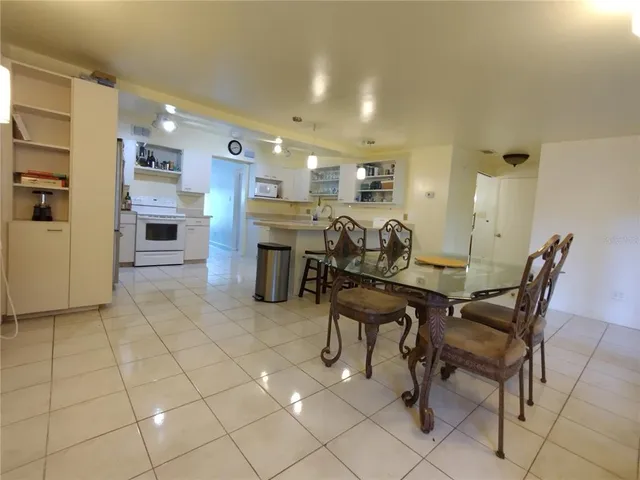 $349,900 | 312 West Cornelius Circle, Sarasota, FL 34232