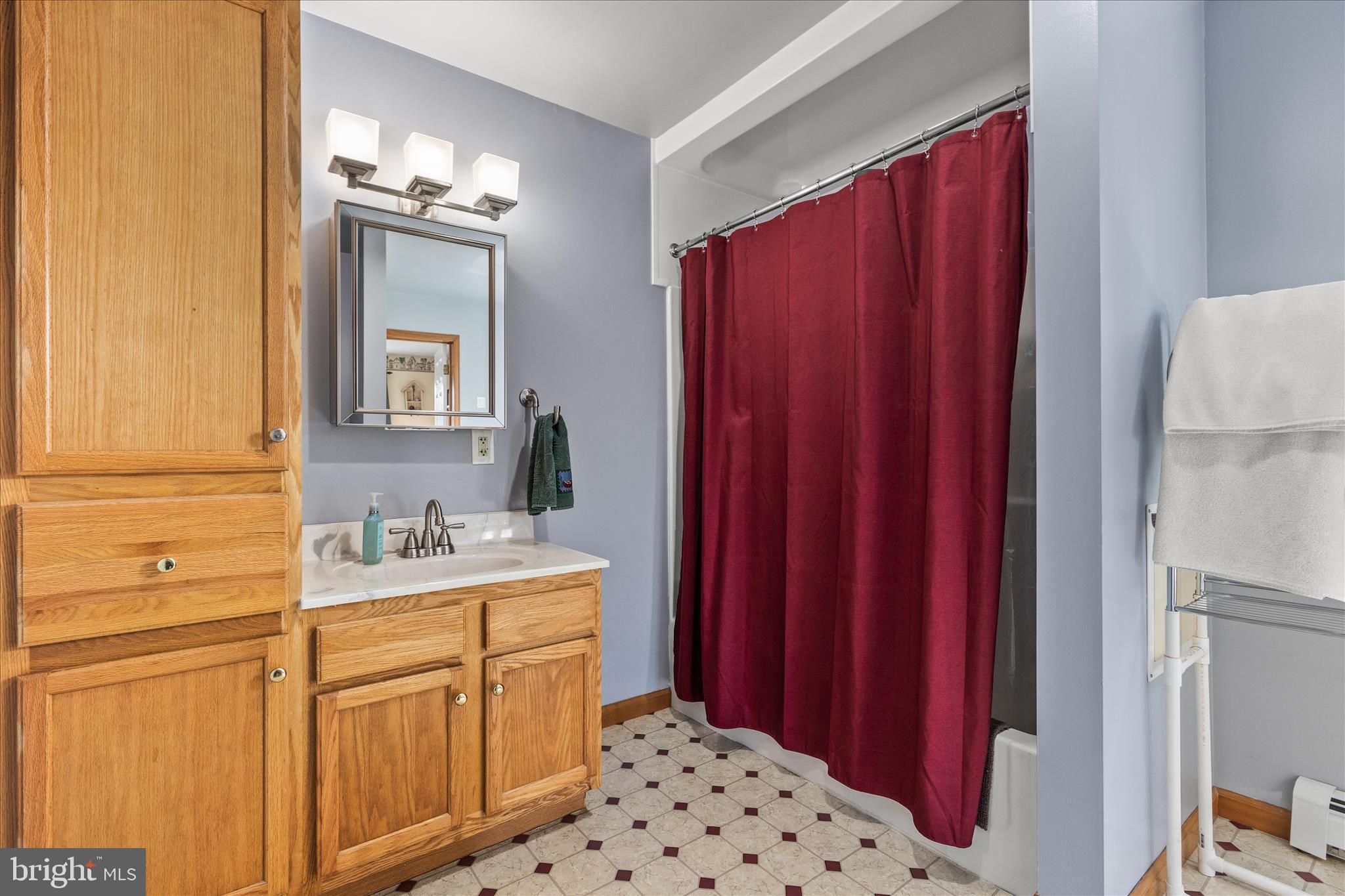 834 Richmond Road Wrightsville, PA 17368 - Photo 16 of 40 Owner suite bathroom