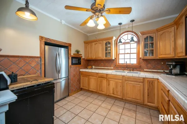 $199,900 | 1426 North Main Street, Lewistown, IL 61542