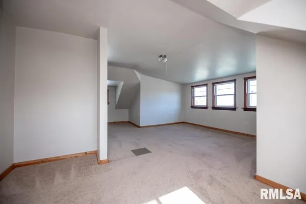 $199,900 | 1426 North Main Street, Lewistown, IL 61542