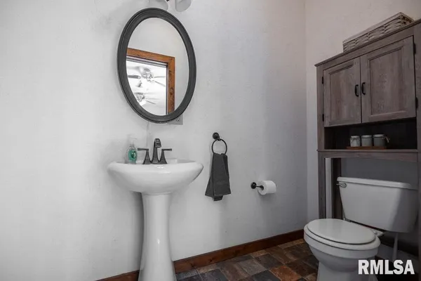 $199,900 | 1426 North Main Street, Lewistown, IL 61542