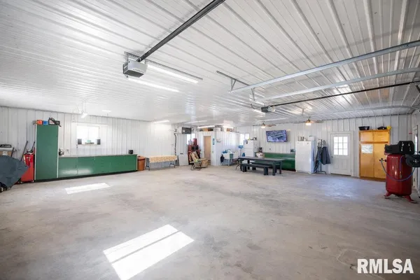 $199,900 | 1426 North Main Street, Lewistown, IL 61542