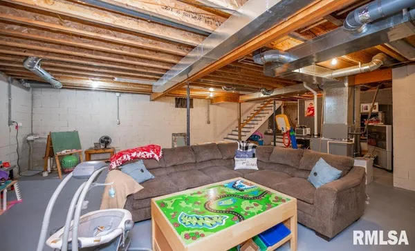 $199,900 | 1426 North Main Street, Lewistown, IL 61542