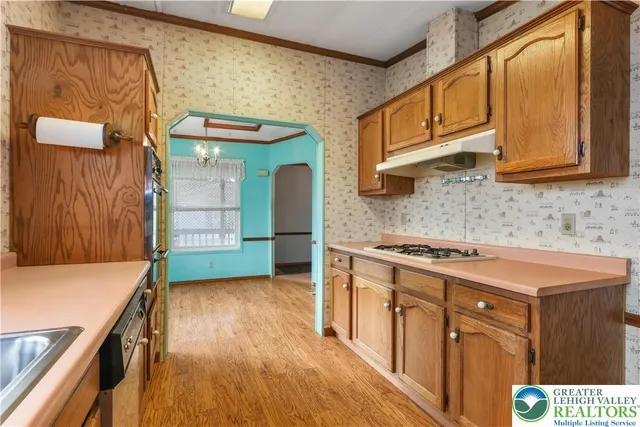 a view of livingroom with hardwood