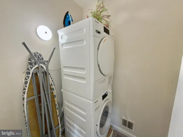 $350,000 | 8012 Lakecrest Drive, Greenbelt, MD 20770