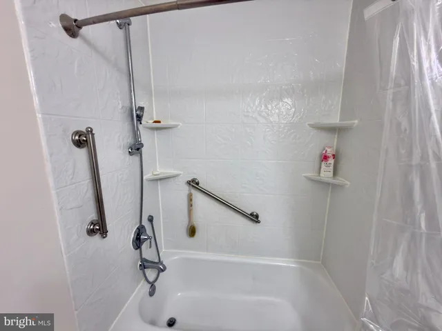 $350,000 | 8012 Lakecrest Drive, Greenbelt, MD 20770