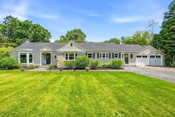 $699,900 | 35 North Avenue, Mendon, MA 01756