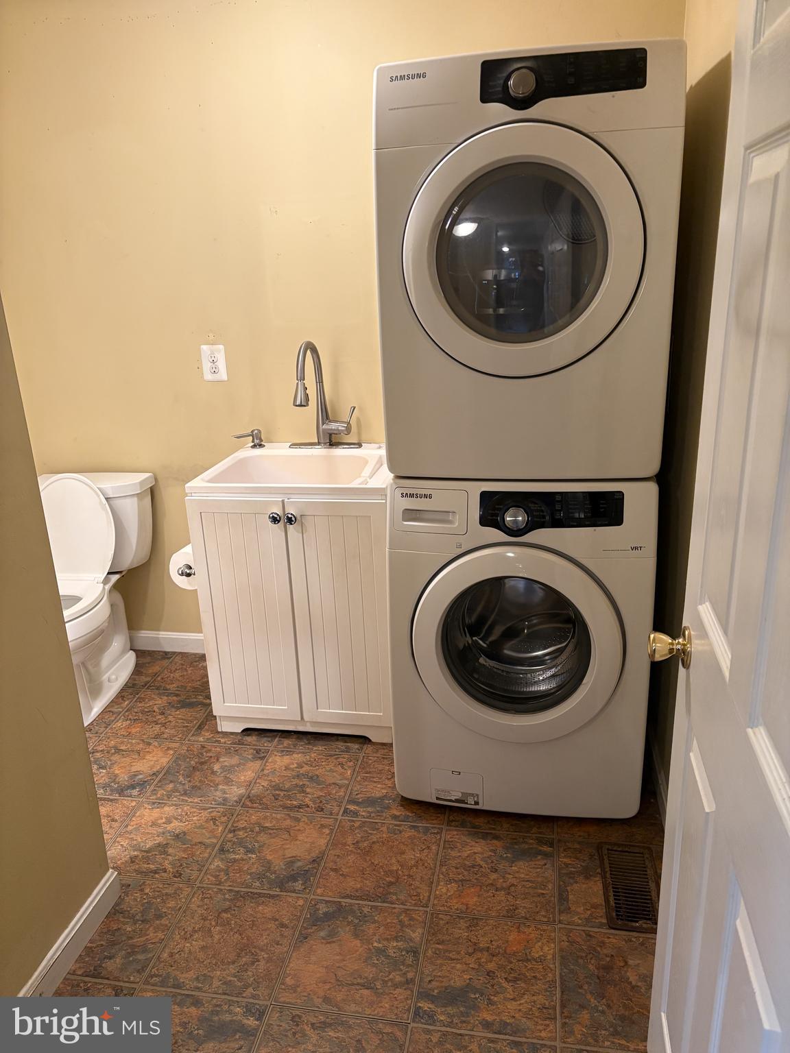 1906 Hanover Pike Hampstead, MD 21074 - Photo 10 of 45 a utility room with dryer and washer