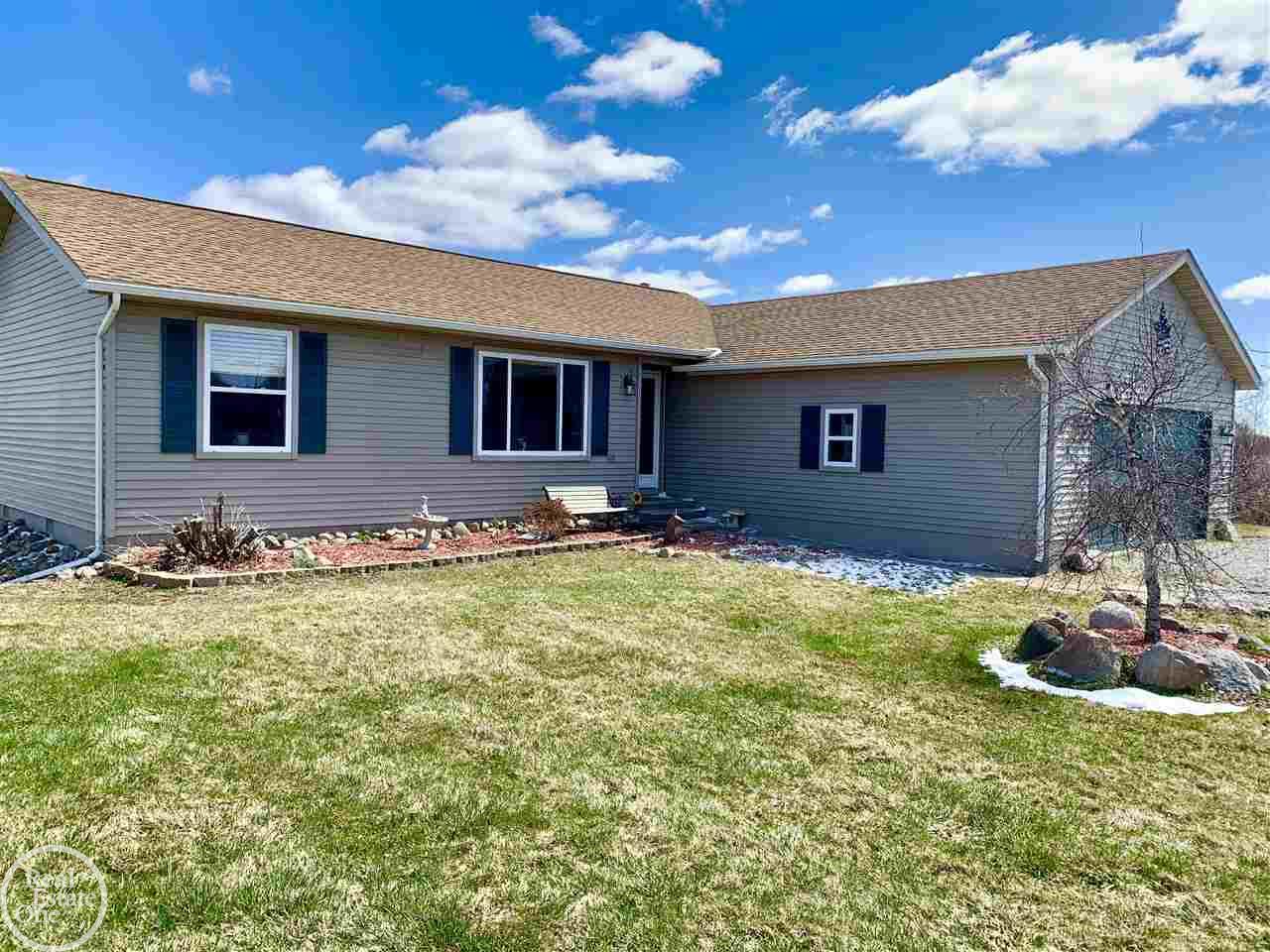 8808 Kilgore Road Avoca, MI 48006 - Photo 1 of 31 50038049.JPG