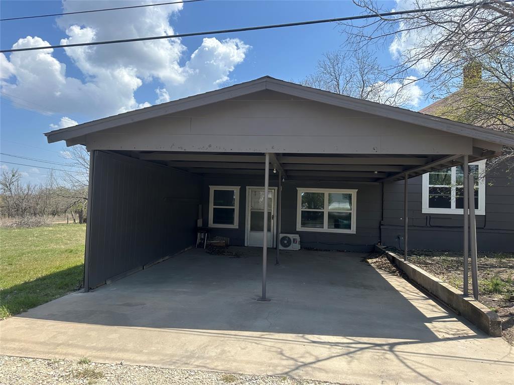 801 East Gentry Street Hamilton, TX 76531 - Photo 2 of 21 a front view of house with yard