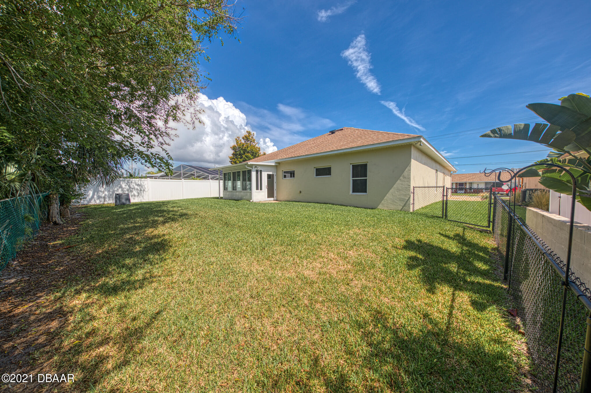 112 Lindley Road Daytona Beach, FL 32118 - Photo 2 of 35 300