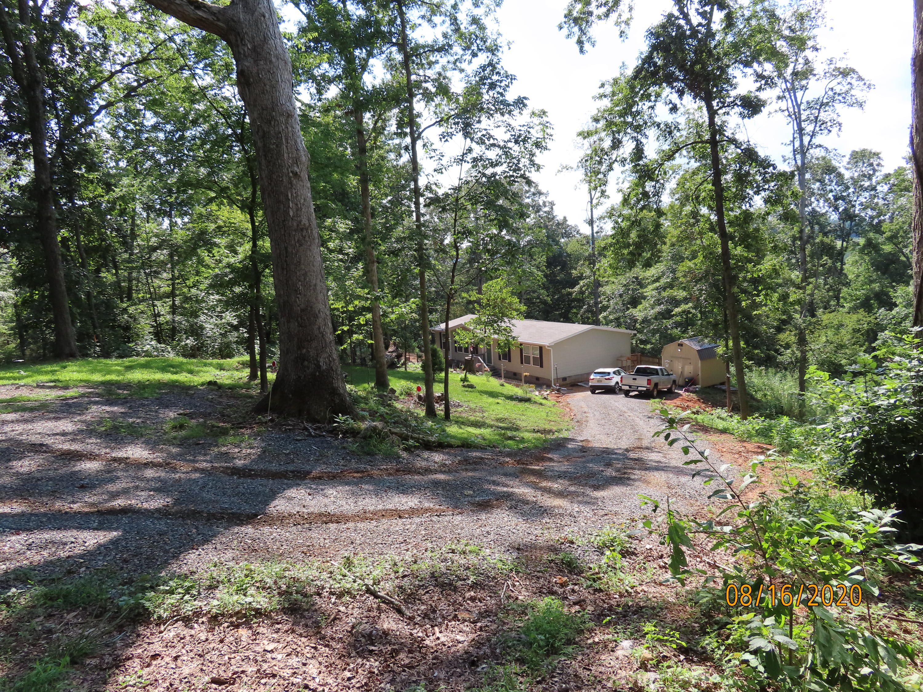 638 Johnson Road Kodak, TN 37764 - Photo 2 of 39 DRIVEWAY