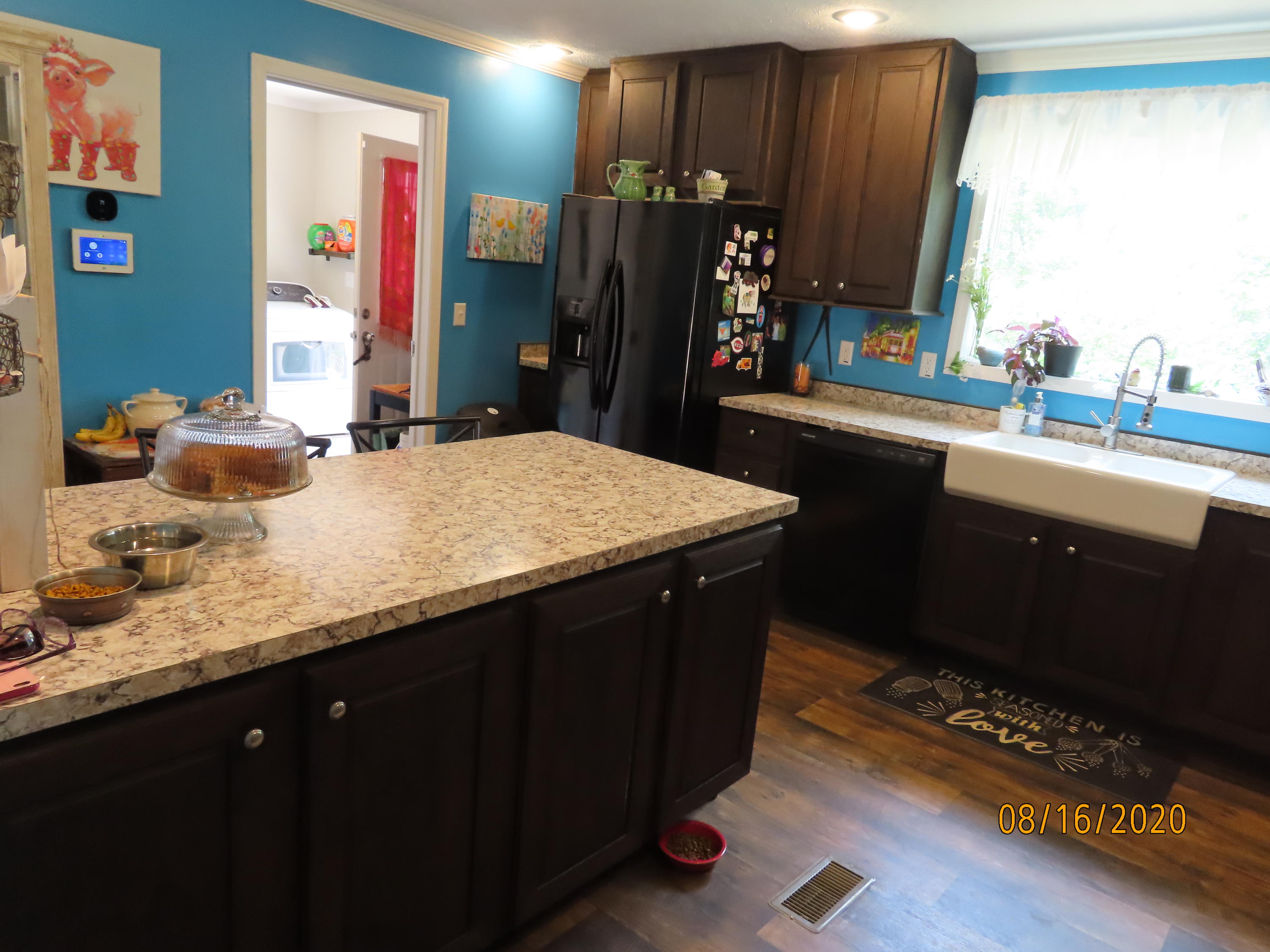 638 Johnson Road Kodak, TN 37764 - Photo 11 of 39 NICE BIG ISLAND / BAR