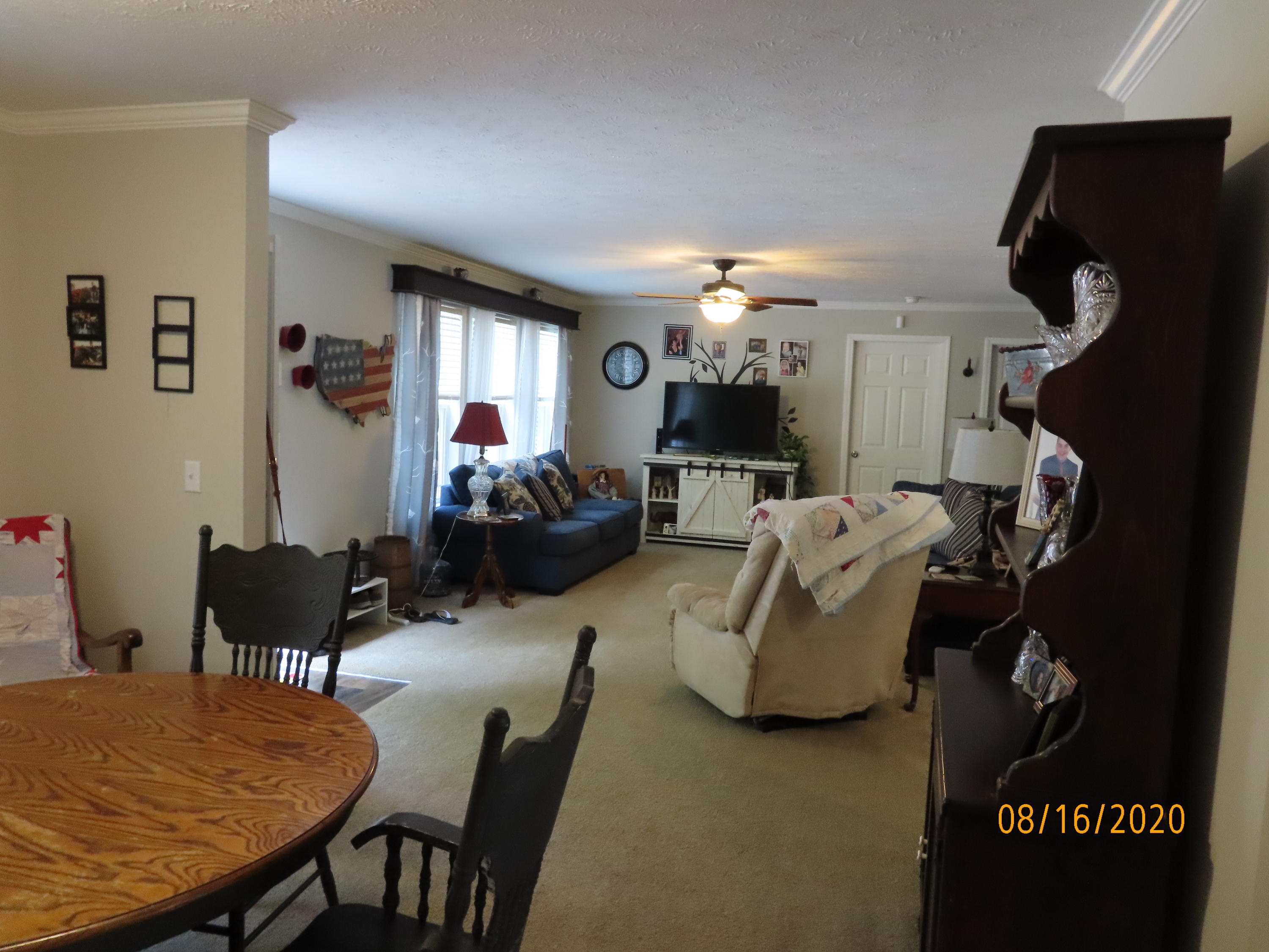 638 Johnson Road Kodak, TN 37764 - Photo 16 of 39 DINING ROOM LOOKING TOWARD LIVINGROOM