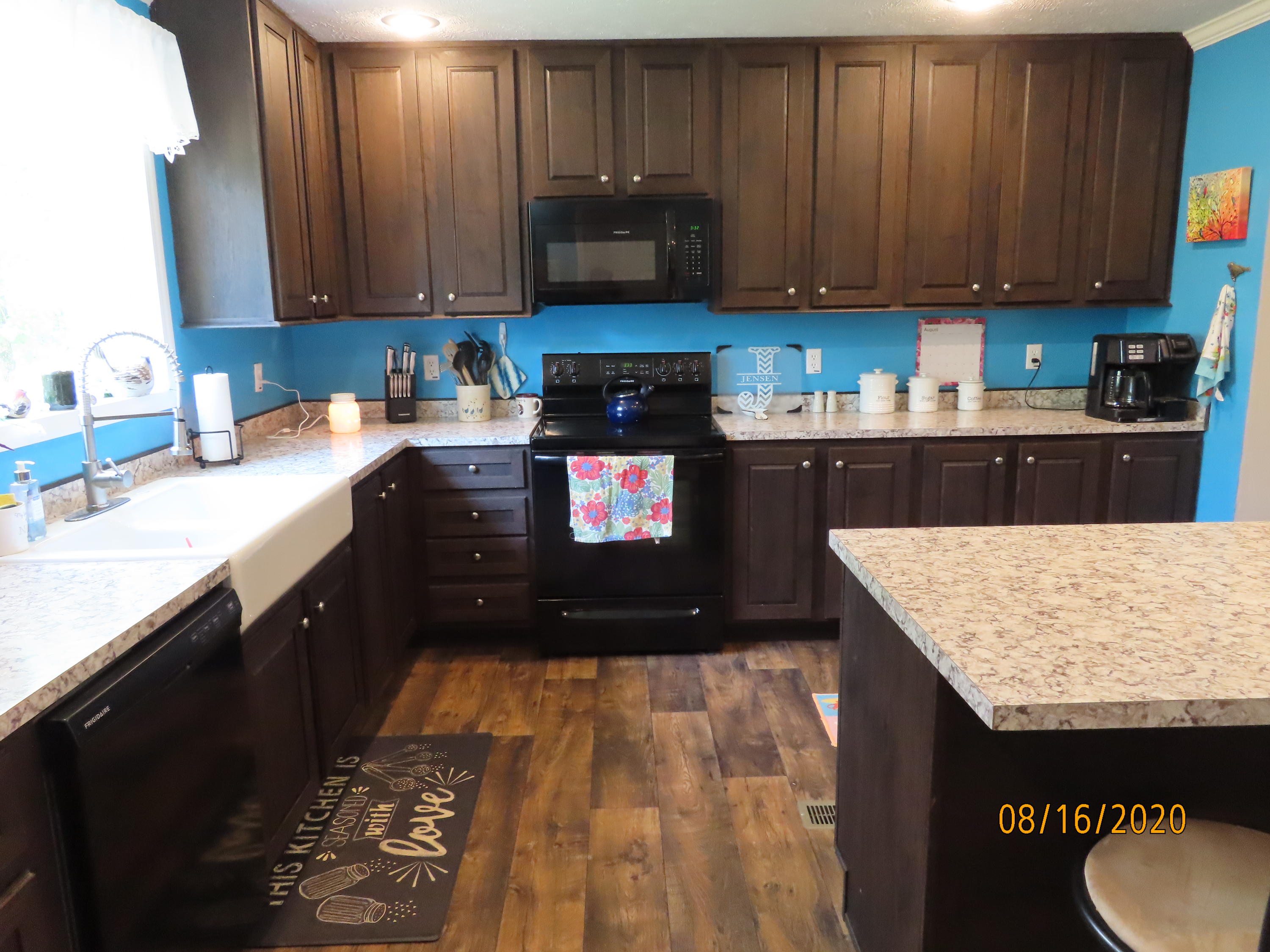 638 Johnson Road Kodak, TN 37764 - Photo 10 of 39 AWESOME KITCHEN