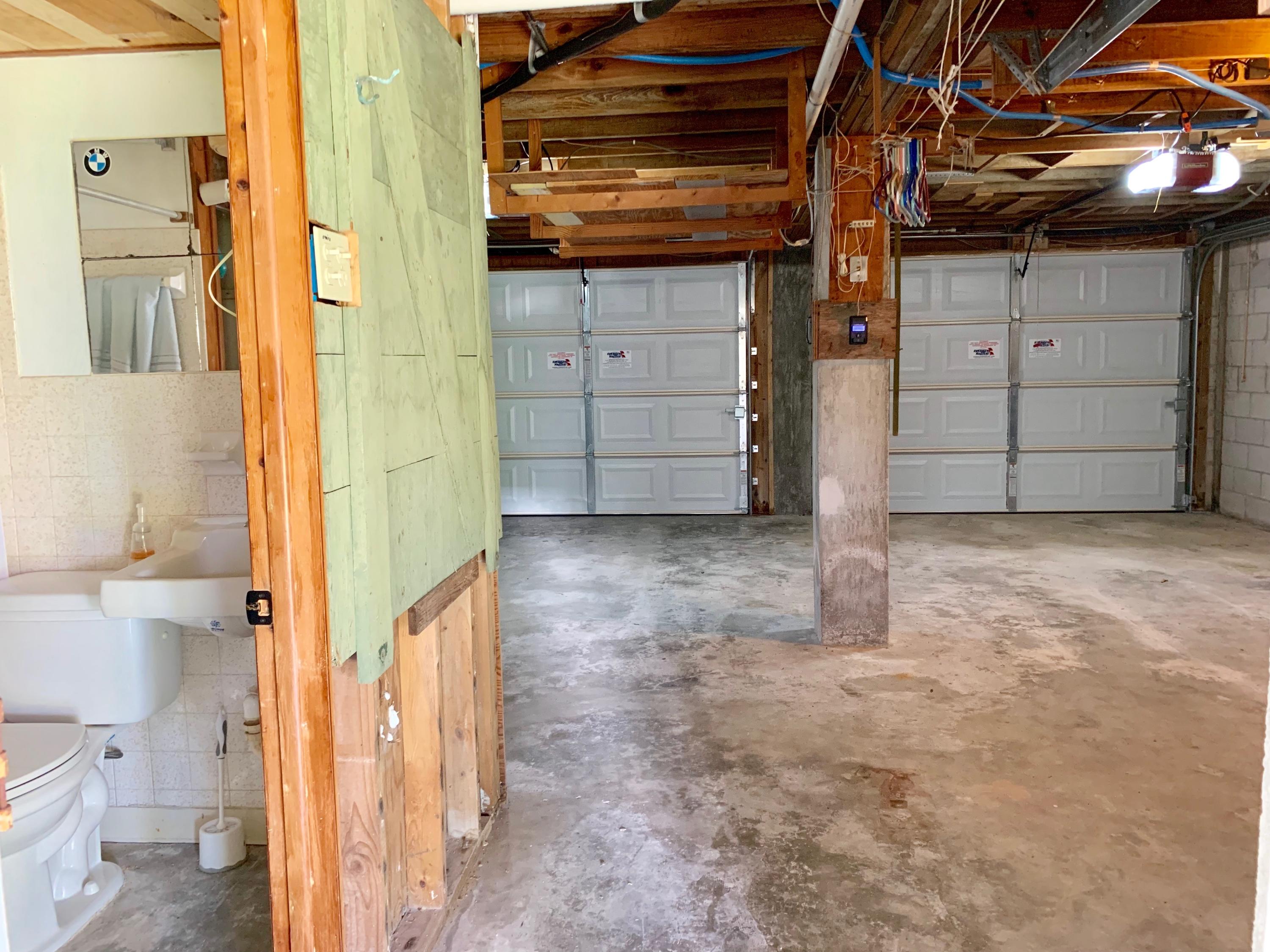 450 La Fitte Road Summerland Key, FL 33042 - Photo 31 of 31 garage with doors closed