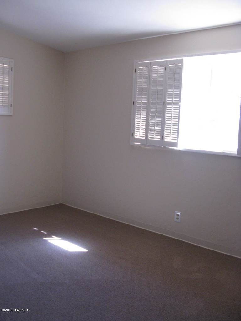 5841 East 9th Street Tucson, AZ 85711 - Photo 9 of 14