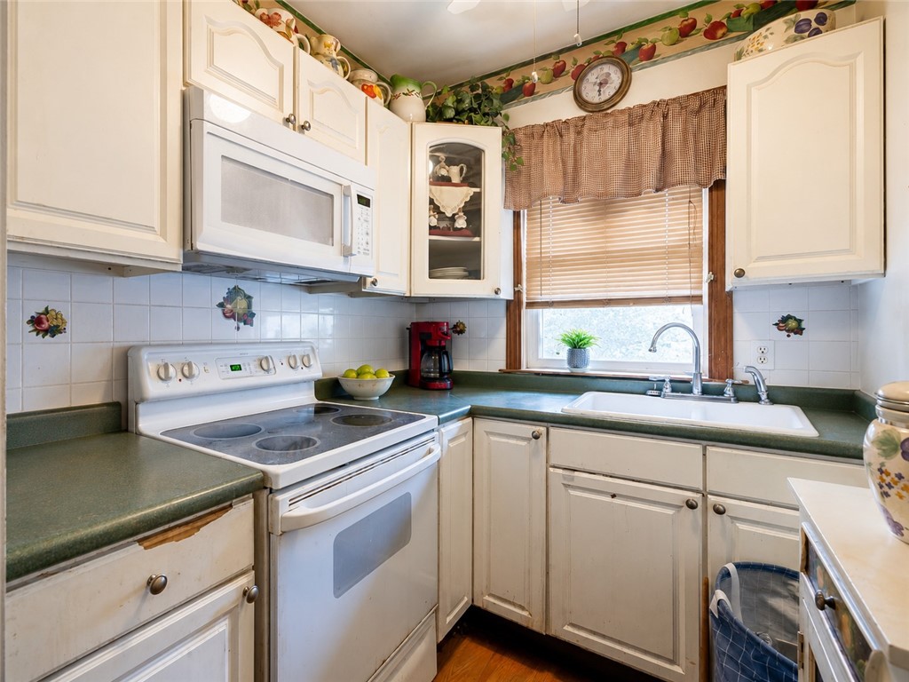 13 Cameron Street Pawtucket, RI 02861 - Photo 9 of 31