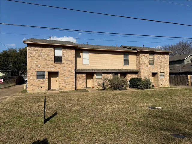 $1,400 | 422 West 4th Street, Kennedale, TX 76060