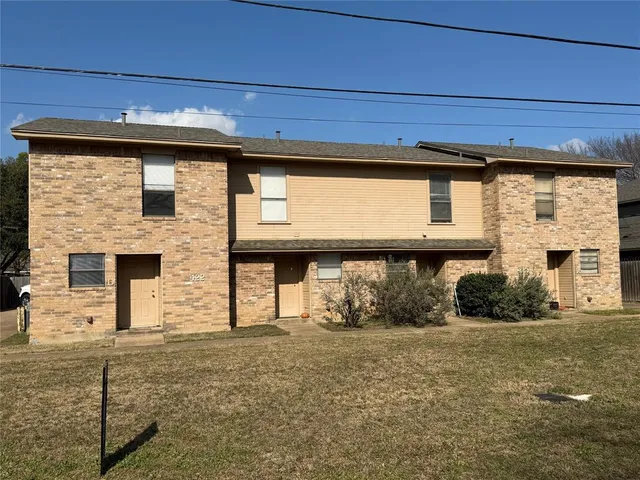 $1,400 | 422 West 4th Street, Kennedale, TX 76060