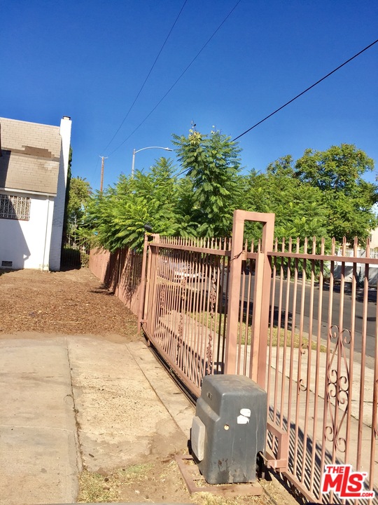 2302 Virginia Road Los Angeles, CA 90016 - Photo 12 of 14 Gallery Image 12