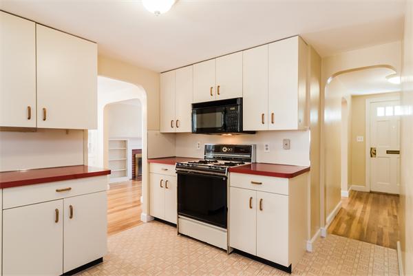 59 Gleason Street Watertown, MA 02472 - Photo 6 of 19 Gallery Image 6