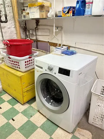 a car parked in front of a building