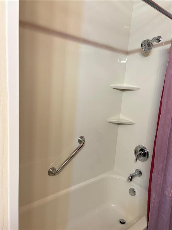 3884 East Street Pittsburgh, PA 15214 - Photo 49 of 49 a bathroom with a bathtub