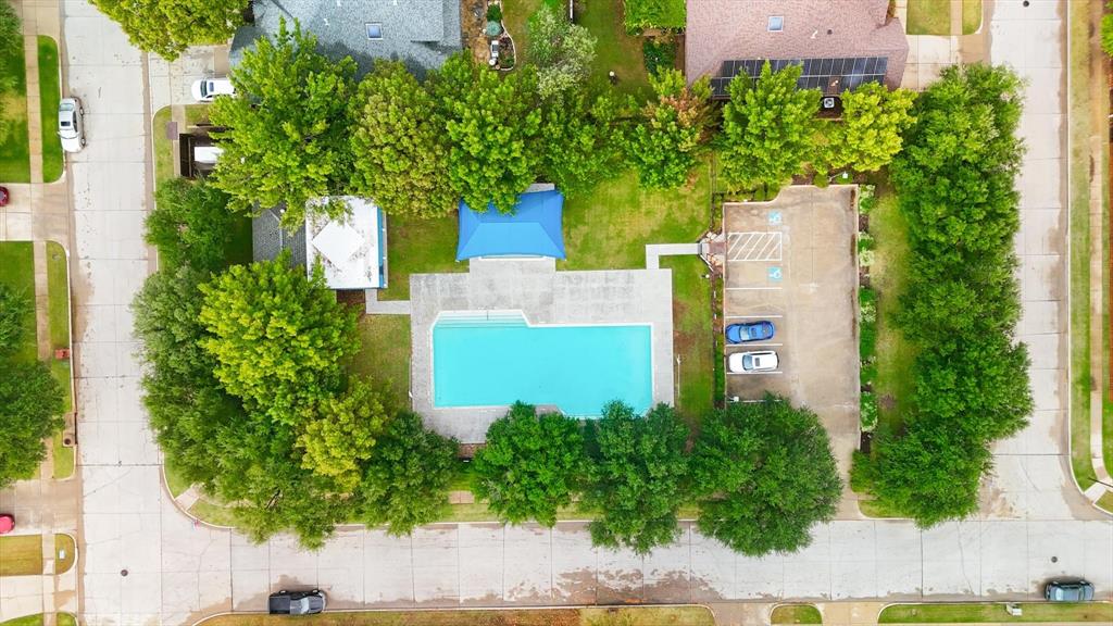 2321 Bear Run Road Arlington, TX 76001 - Photo 33 of 34 an aerial view of residential house with outdoor space and trees all around