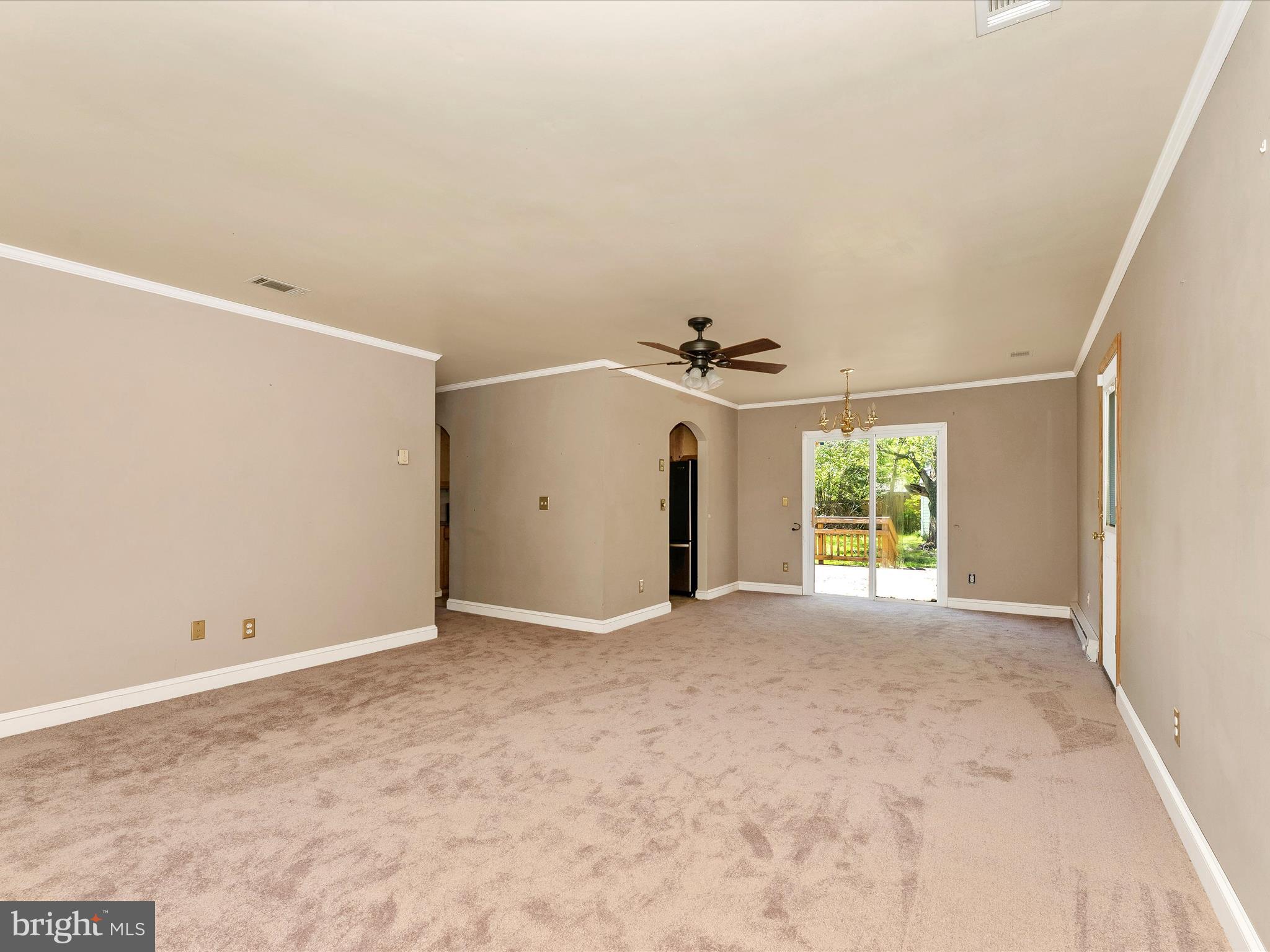 28412 Clarksburg Road Damascus, MD 20872 - Photo 5 of 46 Living Room