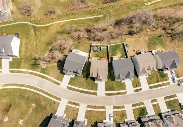 $469,900 | 8040 Schrieber Road, Floyds Knobs, IN 47119