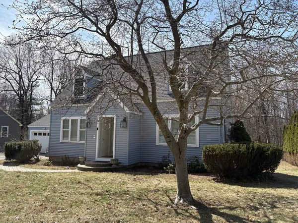 $2,100 | 111 Holden Street, Unit B, Holden, MA 01520
