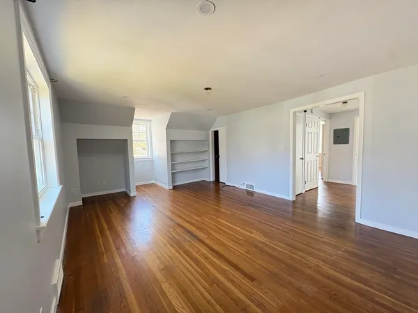 $2,100 | 111 Holden Street, Unit B, Holden, MA 01520