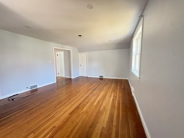 $2,100 | 111 Holden Street, Unit B, Holden, MA 01520