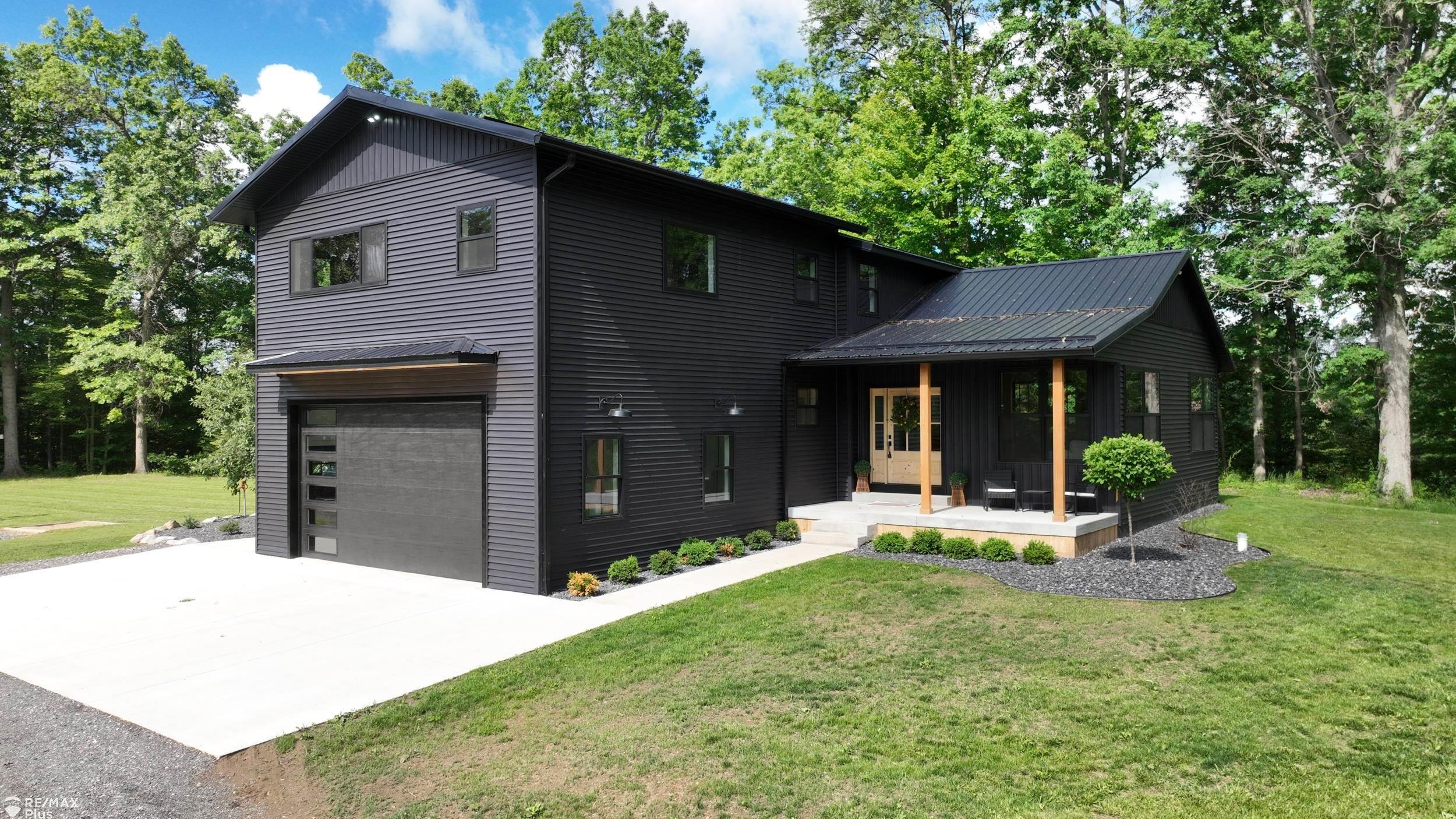 381 Miller Lake Road Columbiaville, MI 48421 - Photo 5 of 95
