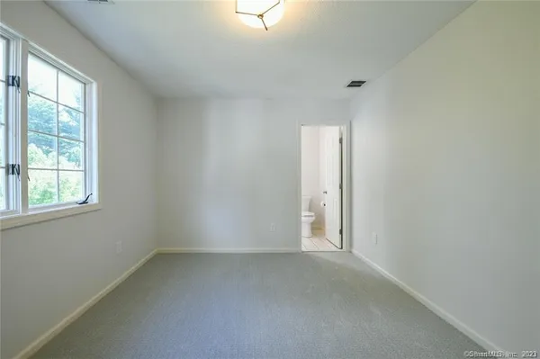 $2,700 | 14 Harold Road, Unit 14, Farmington, CT 06032