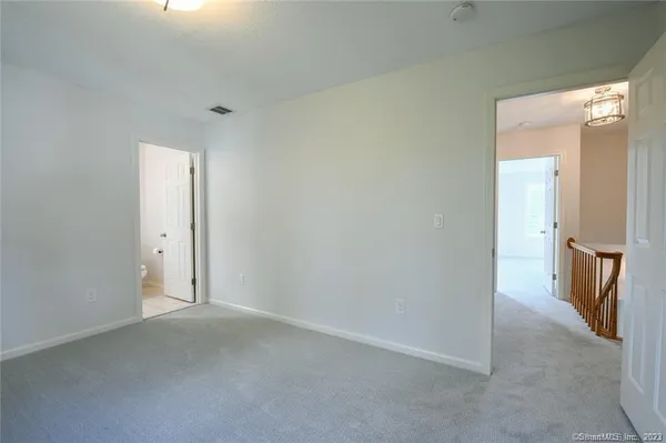 $2,700 | 14 Harold Road, Unit 14, Farmington, CT 06032
