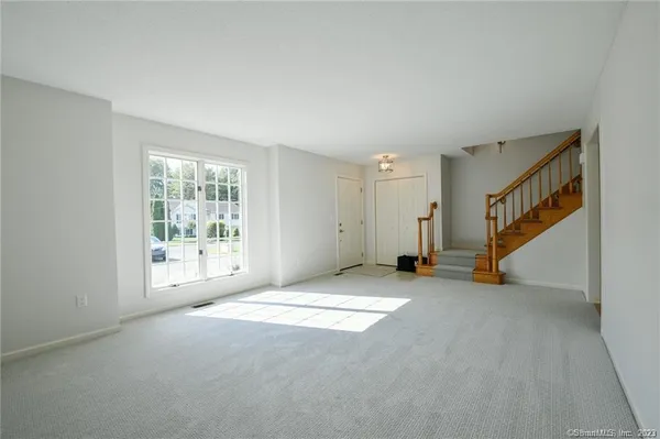 $2,700 | 14 Harold Road, Unit 14, Farmington, CT 06032