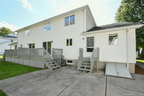 $2,700 | 14 Harold Road, Unit 14, Farmington, CT 06032