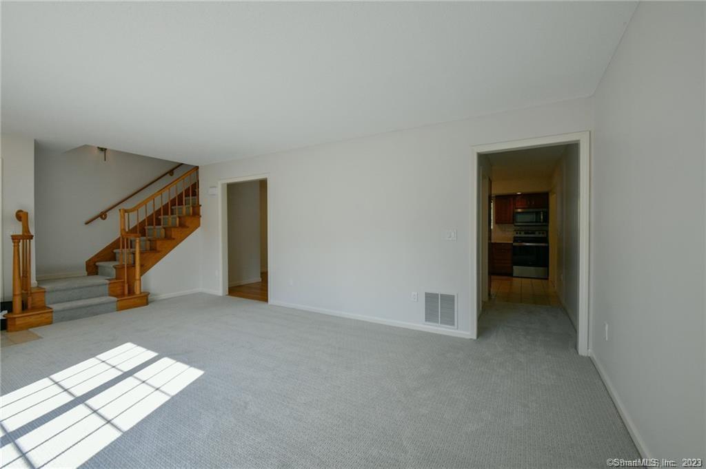 14 Harold Road, Unit 14 Farmington, CT 06032 - Photo 3 of 24